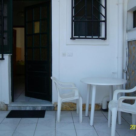 Lakis Apartments アカラヴィ エクステリア 写真