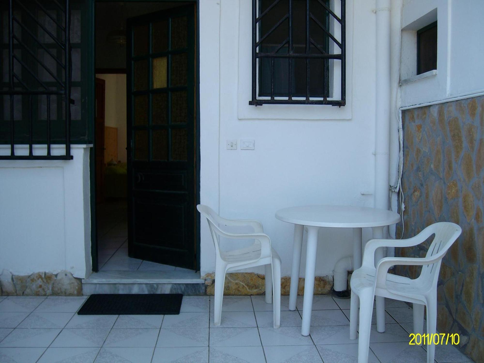 Lakis Apartments アカラヴィ エクステリア 写真